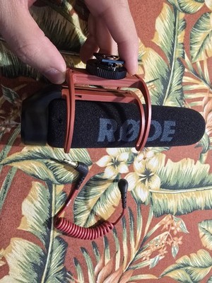 Rode 400700010 VideoMic Go Richtrohr-Kondensatormikrofon - Schwarz/Rot