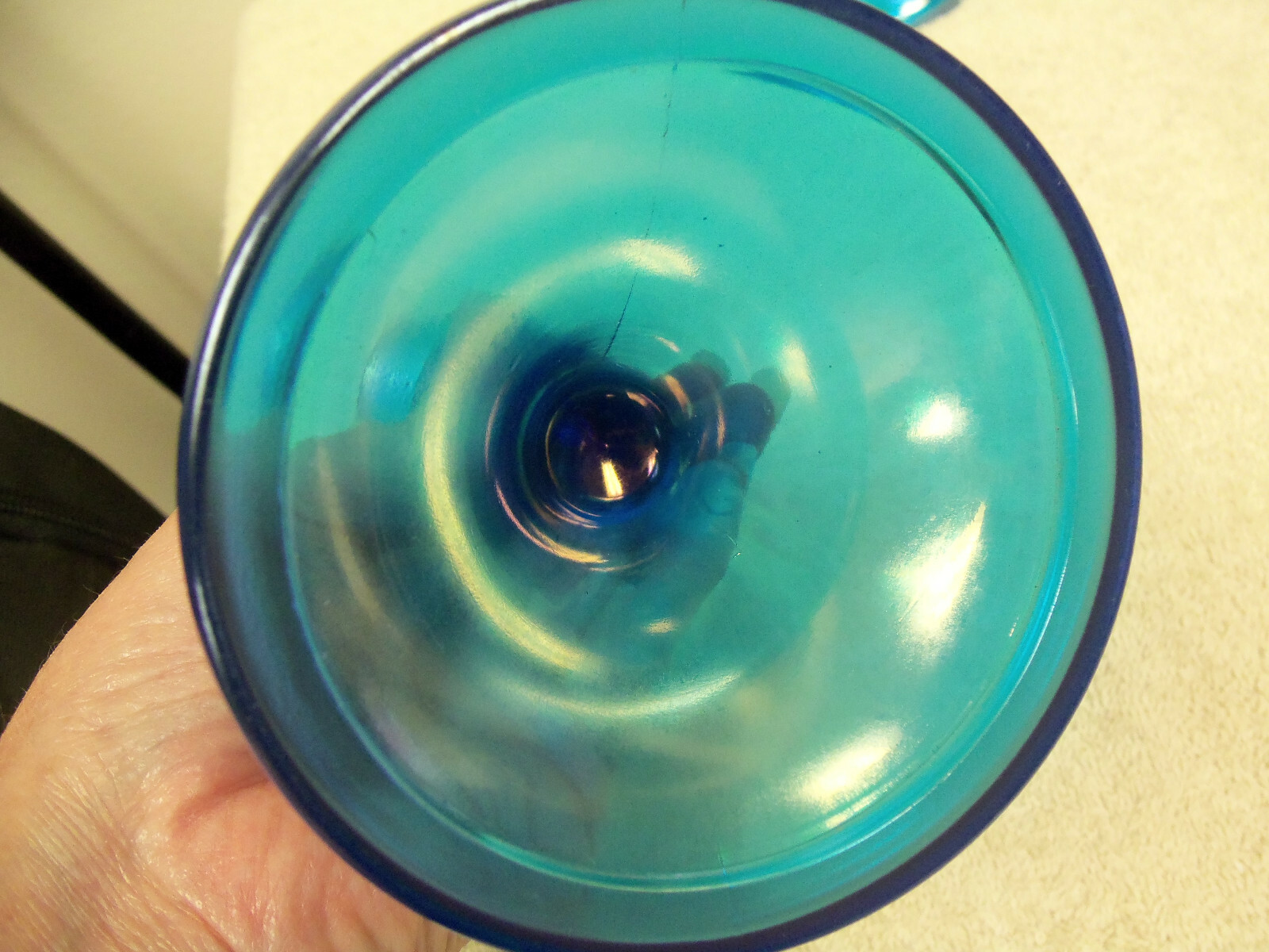 PAIR OF BLUE STRETCH GLASS CANDLE HOLDERS WITH IRIDESCENT FINISH 63/