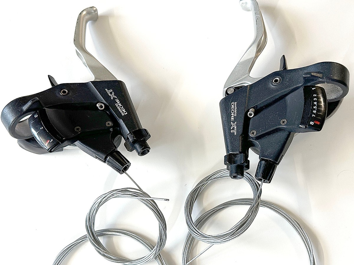 Shimano XT ST-M739 3x8spd STI Dual Control Shifters & Brakes Shimano XT ST-M739 3x8spd STI Dual Control Shifters & Brakes