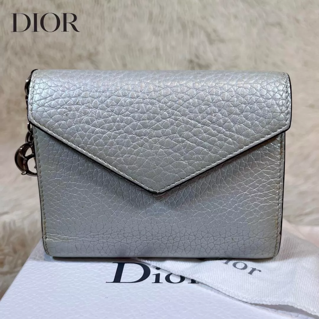 Portefeuille Dior Lady Dior triple argent avec sac de rangement