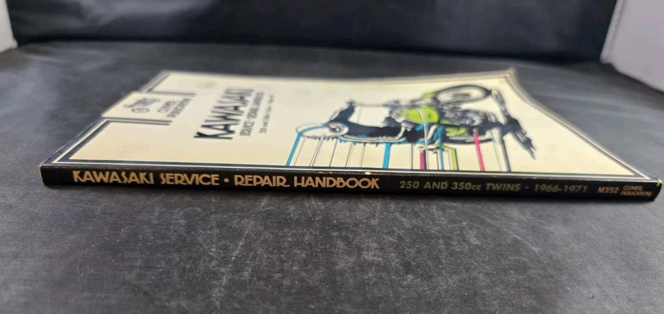 CLYMER PUBLICATIONS KAWASAKI SERVICE REPAIR HANDBOOK 250 350CC TWINS 1966-1971 - image 3 of 4