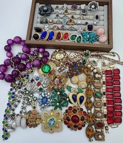 Vintage Jewelry Lot Rhinestone Czech Glass Gripoix Style Glass Gold Tone 63 PCs