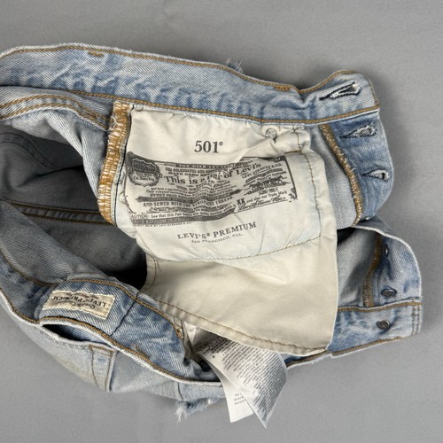Levi’s 501 cutoff shorts women’s 28 light wash distressed frayed hem button fly - Picture 9 of 15