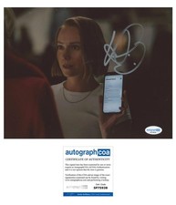 Hannah Einbinder "Hacks" AUTOGRAPH Signed 'Ava Daniels' 8x10 Photo B ACOA