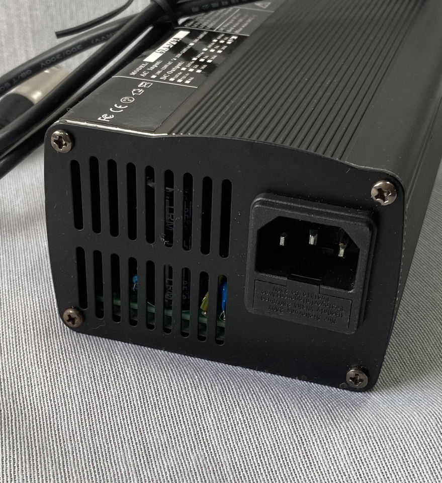 Battery Charger 16S 67.2V 4A XLR 3Pin for 60V Lithium-Ion Batteries Scooter E-Bike  - Image 2 of 4