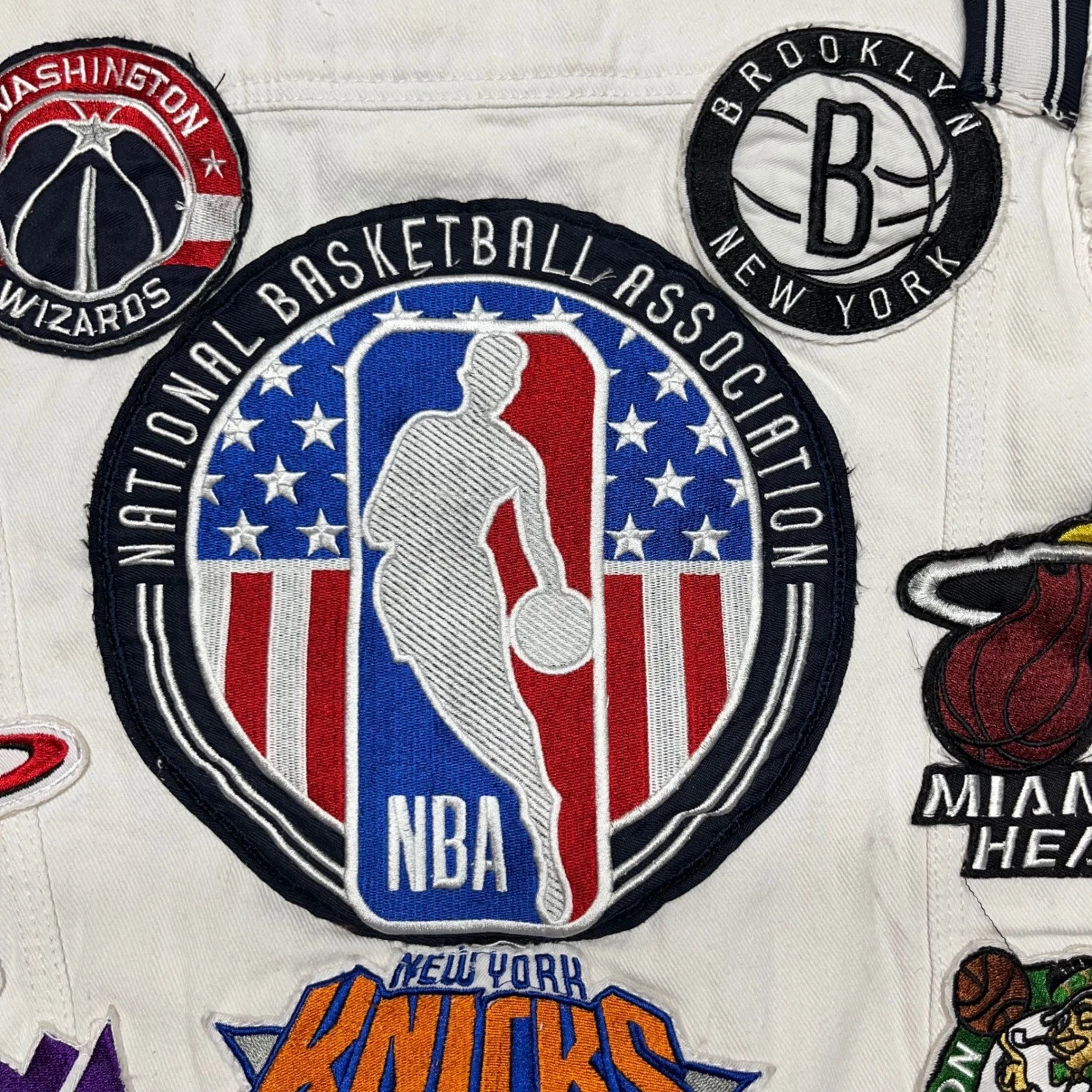 Heritage America UNK NBA Denim Vest Mens M White Distressed All Over Patches NWT - product detail image 13