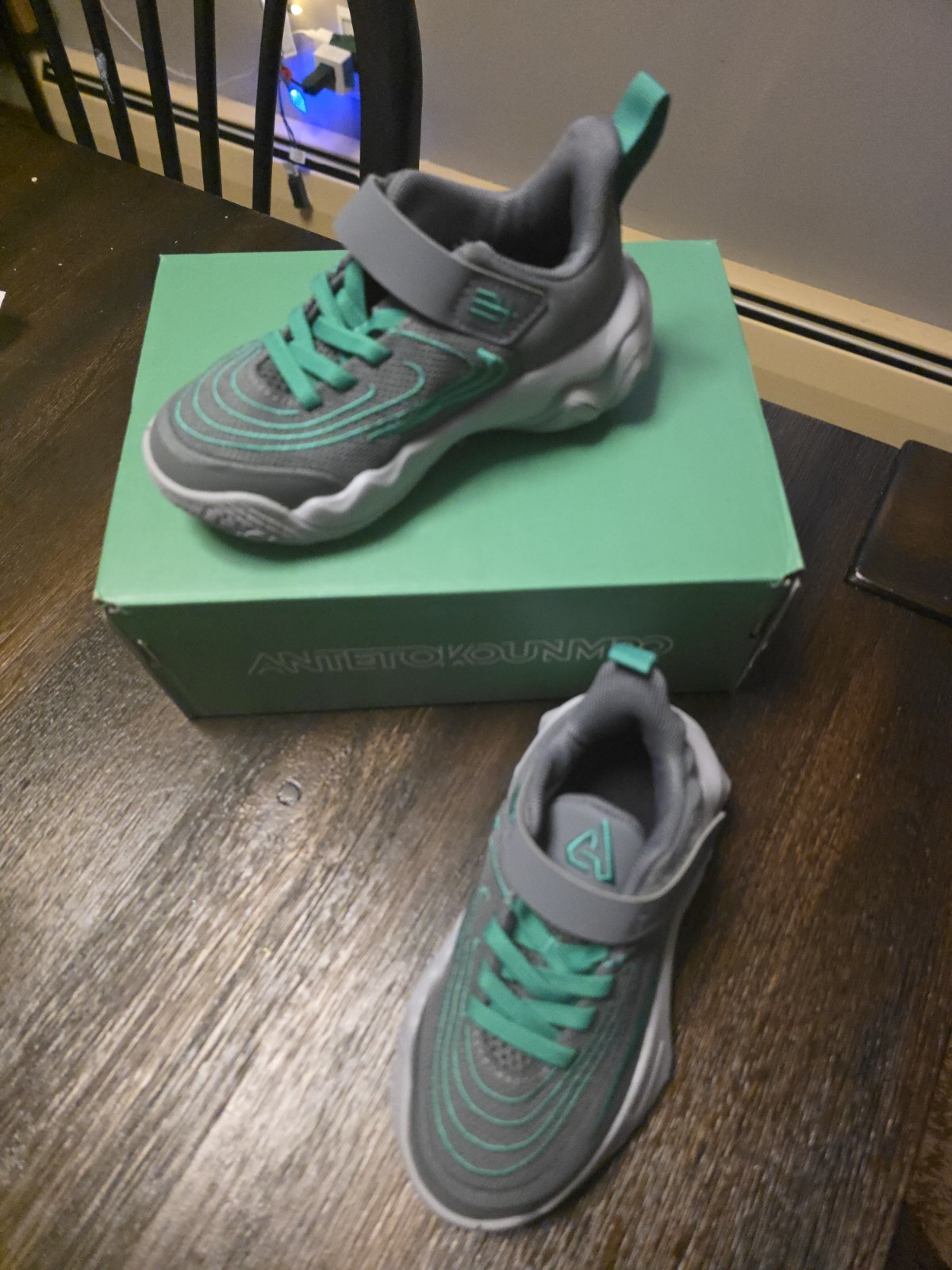 Nike LITTLE KIDS Giannis Immortality 4 Basketball Shoes, Gra