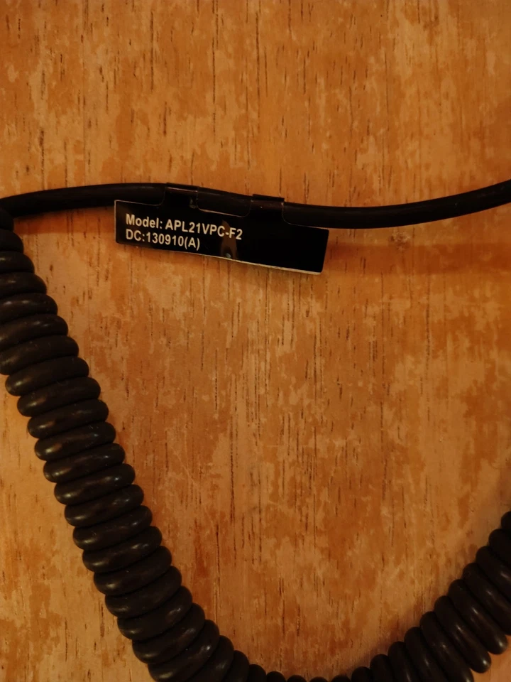 Cargador de coche iPhone estilo antiguo para iPod iPhone iPad enchufe de cigarrillo Foto 2 de 3