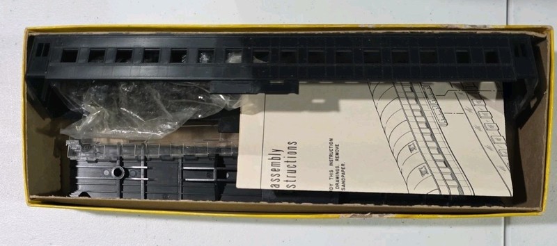 Athearn 1850 HO Scale Undecorated Coach Standard Passenger Car Kit NEW