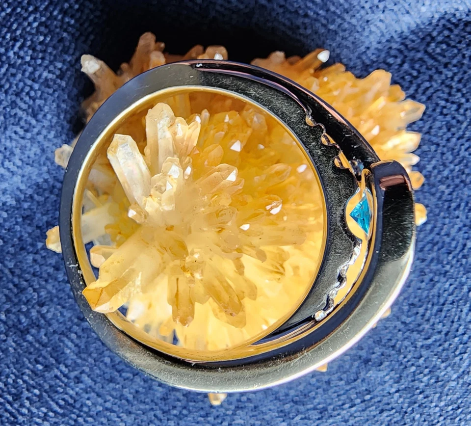 Anillo de derivación de diamantes y topacio azul de 0,58 quilates de oro blanco de 14 quilates + valoración, talla 6 Foto 4 de 4