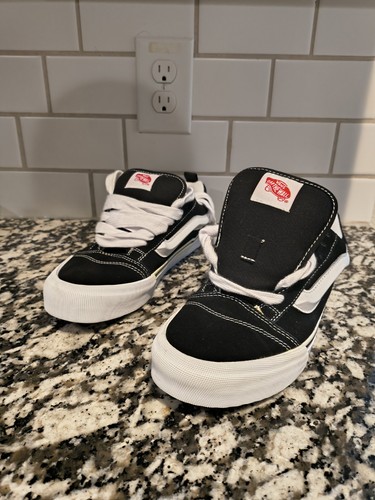 VANS Knu Skool Men's Skate Shoes Black/White, Size US 7.5
