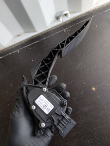 2011 Buick Regal Accelerator Gas Pedal 13237352 OEM