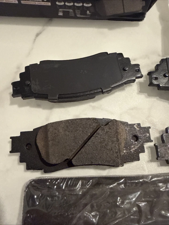 Pastilla de freno de disco Powerstop Z23-1879 para modelos selectos de Lexus Toyota 16-25 Foto 3 de 4