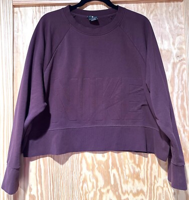 nike embossed cropped sweatshirt