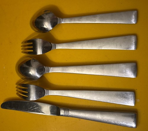 24 Pc Hampton Silversmith RADIANCE Stainless Mixed Flatware Knives Spoons Forks - Picture 7 of 9