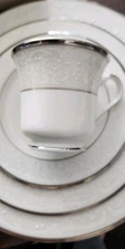 Estate EUC -  Noritake Silver Palace Place Setting 4773 White/Cream/Platinum Rim