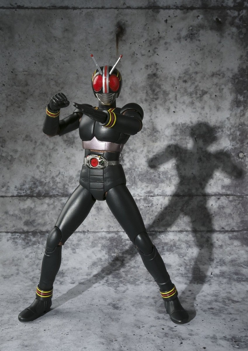 特撮 BANDAI SHFiguarts MASKED RIDER BLACK Ver Amazon.com: TAMASHII NATIONS - Masked Rider Black