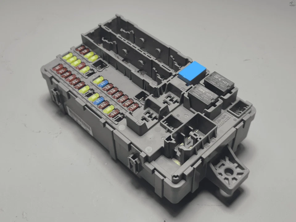 Bloque de caja de conexiones relé de fusibles lado conductor cabina tracción delantera 3,5 L OEM 2017-2018 ACURA MDX Foto 4 de 4