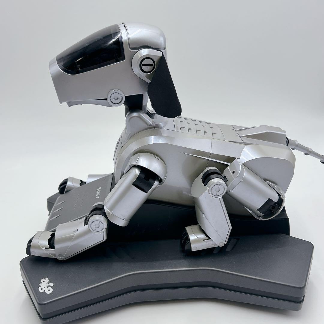 aibo　初代ERS一111 Sony Aibo ERS-111 First Gen Robot Dog Silver Untested