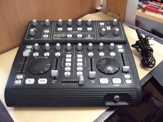 Behringer B Control Deejay BCD3000 USB MIDI DJ Controller / BB12011