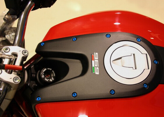 Evotech Tank Schrauben Kit In Ergal FüR Ducati Monster 1100 2003 2004 2005 2006-image