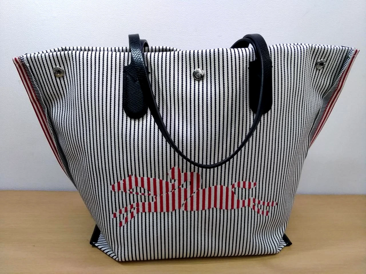 Borsa tote Longchamp Roseau Essential a righe bianca nera rossa tela L autentica