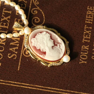 D18 Elegant Lady Portrait Pendant Mother of Pearl Red Agate Pearl Silver 925 