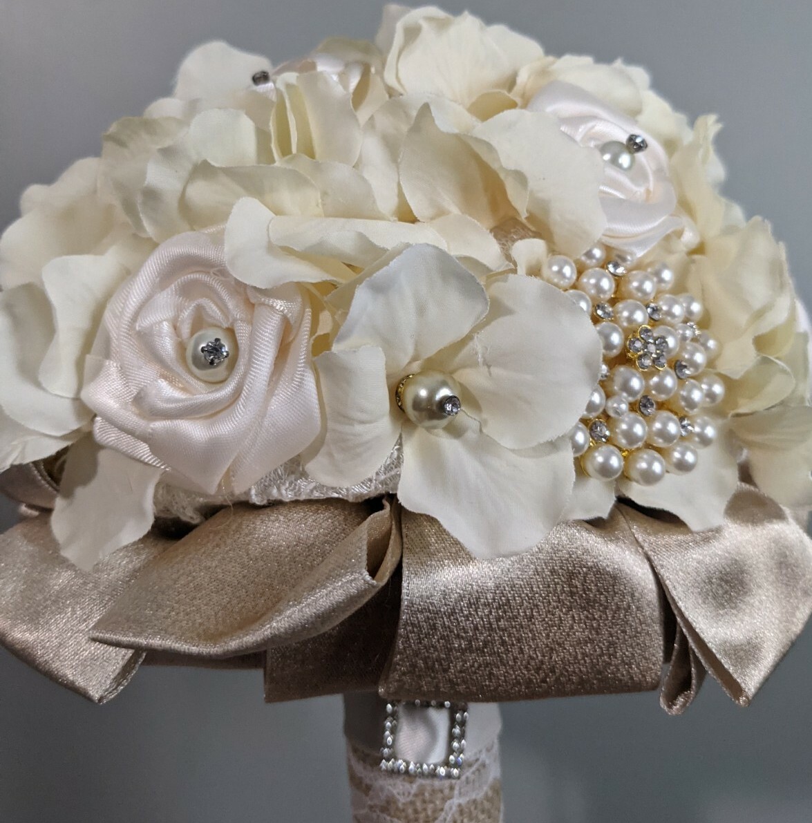 Flowers Burlap And Blossoms Brooch Bridal Bouquet With Ivory Hydrangea,  Satin Rose, Burlap, Lace, And Pearls, image size:1175x1191