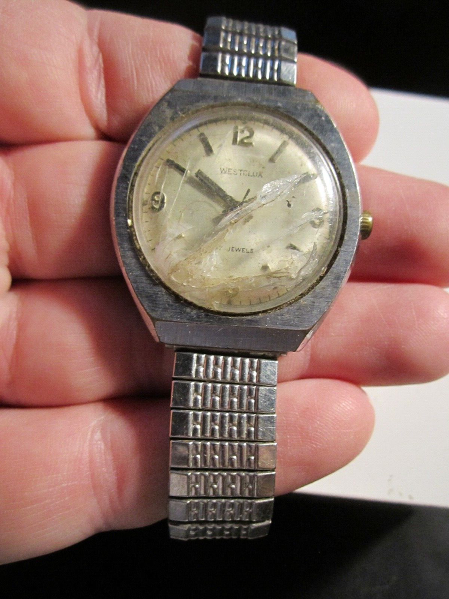 VINTAGE WESTCLOX WATCH 17 JEWELS WIND UP NOT WORKING HEAVY CASE