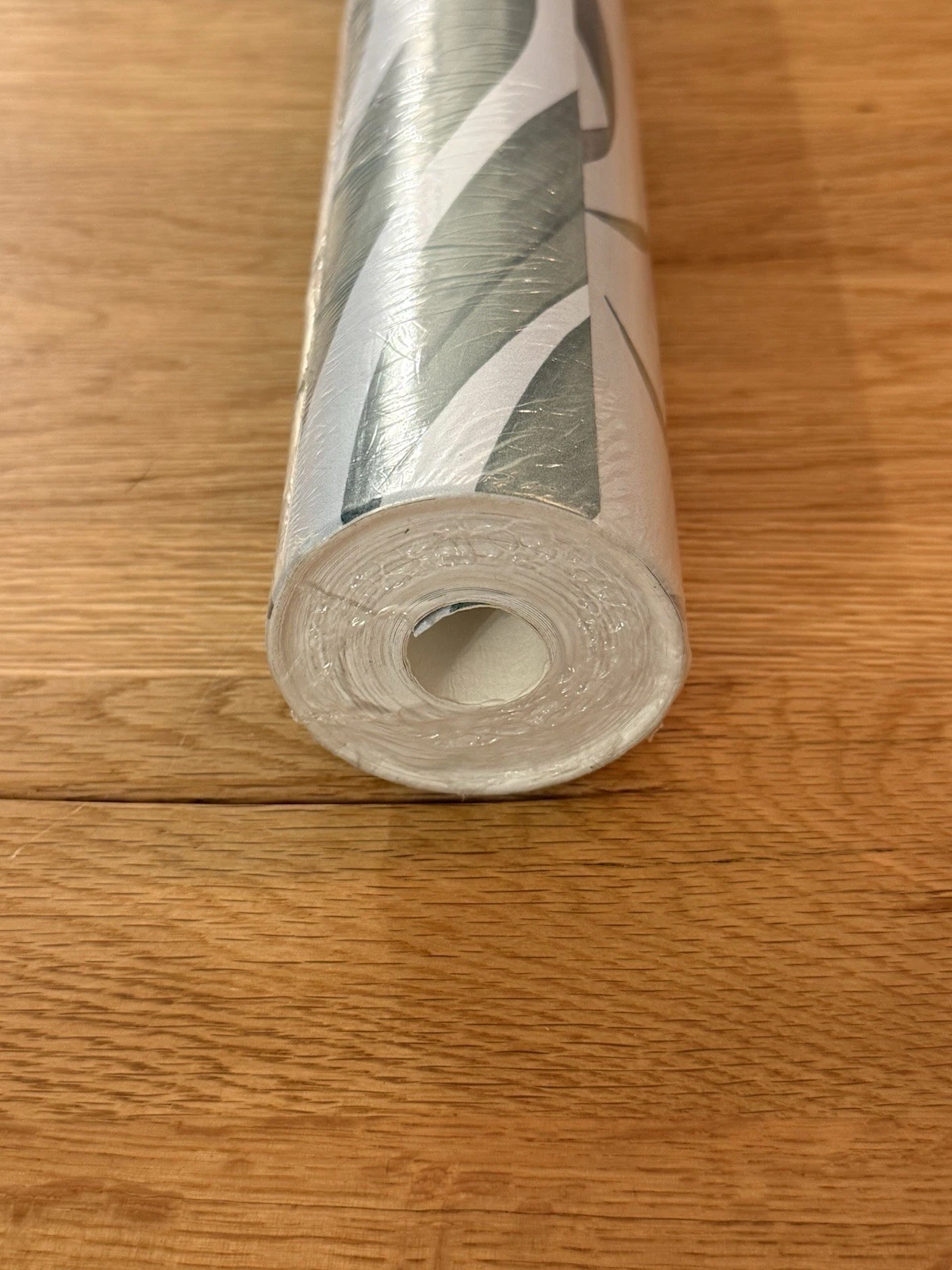 1 Roll Graham & Brown Wallpaper Yasuni Sky 105658 10m x 52cm - Brand New 4