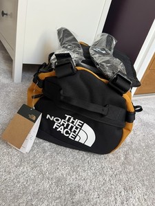 Bolso de Lona The North Face Gilman Pequeño 50L Amarillo/Negro Nuevo con Etiquetas Precio de Venta sugerido por el fabricante 130 GBP