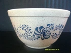 Vintage PYREX Homestead No. 401 750 ml 1 1/2 Pint Mixing Nesting Bowl Great Cond