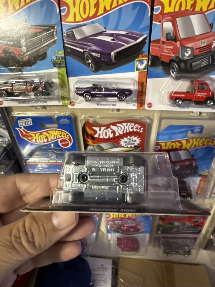 Mini correo Morris edición coleccionista Hot Wheels 2023 Foto 3 de 3