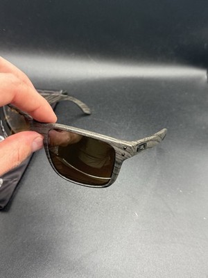 Oakley Holbrook Woodgrain/Tungsten Iridium Polarized Lenses OO9102