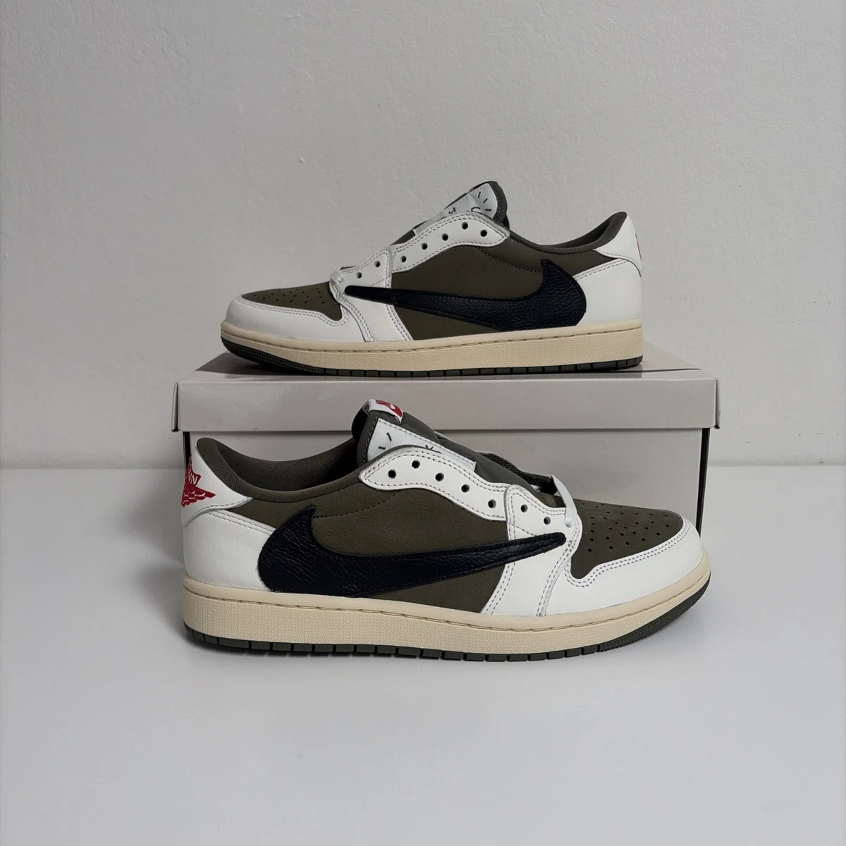 Preços baixos em Travis Scott x Air Jordan 1 Retro OG SP Low