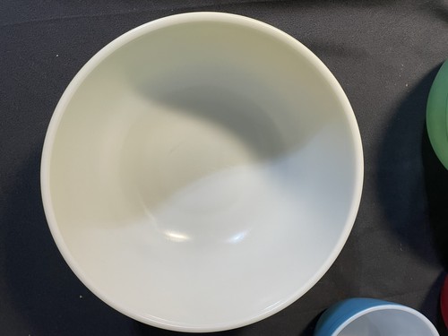 Vintage Pyrex Primary Colors Nesting Mixing Bowls Set of 4 - 401, 402, 403, 404 - Picture 15 of 23