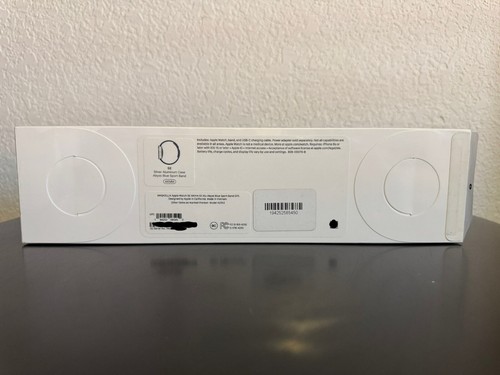 Apple Watch SE (GPS 44mm) Silver Aluminum Case with Abyss Blue Sport Band Watch - Photo 4 sur 6