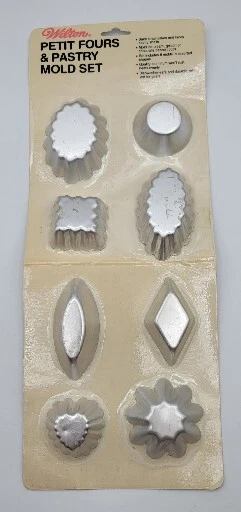 Vintage 1985 Wilton Petit Fours And Pastry Mold Set Never Opened