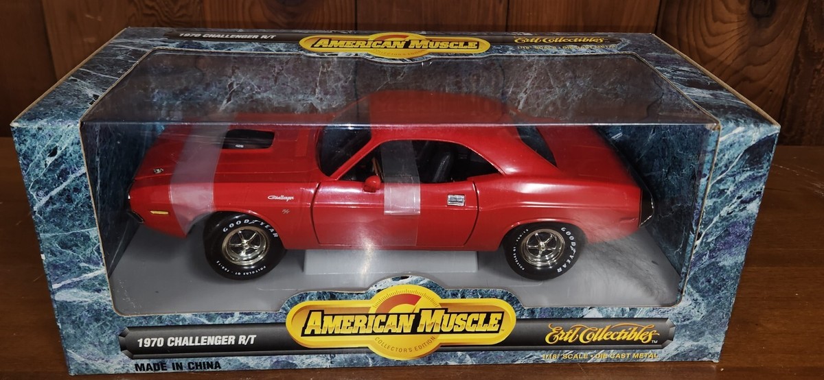 American Muscle 1970 Challenger R/T レッド American Muscle 1970 Challenger R/T 1:18 Scale Diecast Red New