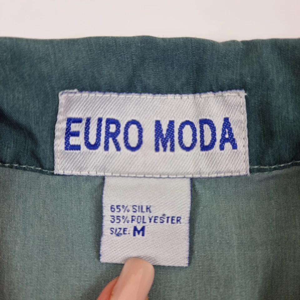 Anime Euro Moda hawaiian shirt Medium - Image 3 of 3