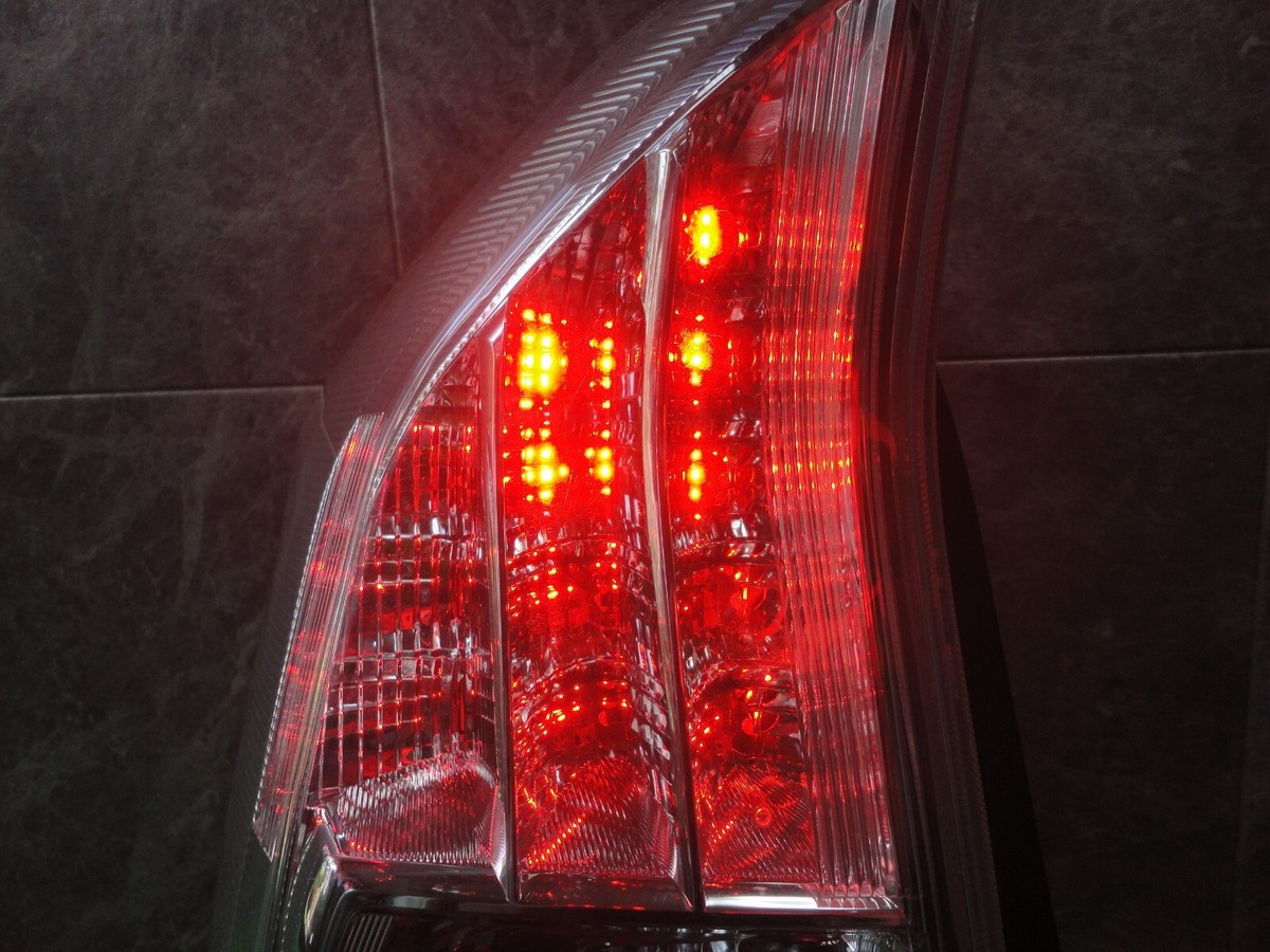 TOYOTA PRIUS ZVW30 ZVW35 Genuine LED Tail Lights Rear Lamps LH