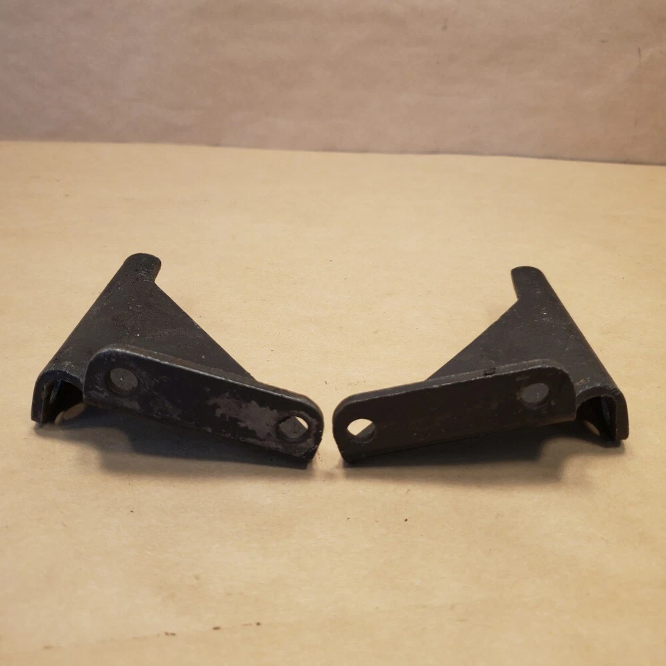 Par de soportes de soporte de carcasa de embrague Jaguar XKE E-Type Serie 1 Serie 2 C19206 Foto 2 de 4