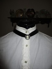 Ladies' /girls' velvet Traditional Cameo w/Rhinestone 14.25" choker necklace