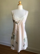 GORGEOUS VTG CALIFORNIA DYNASTY Pink Floral Silky Satin Lace  Pearls Chemise S