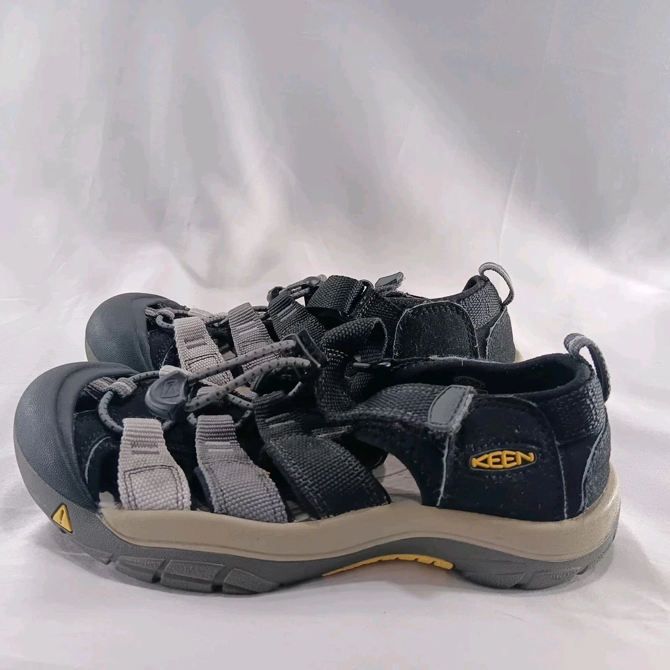 KEEN Newport Sandal Boys Size 3 Black Gray Waterproof Fisherman Hiking Sports  - Image 3 of 4