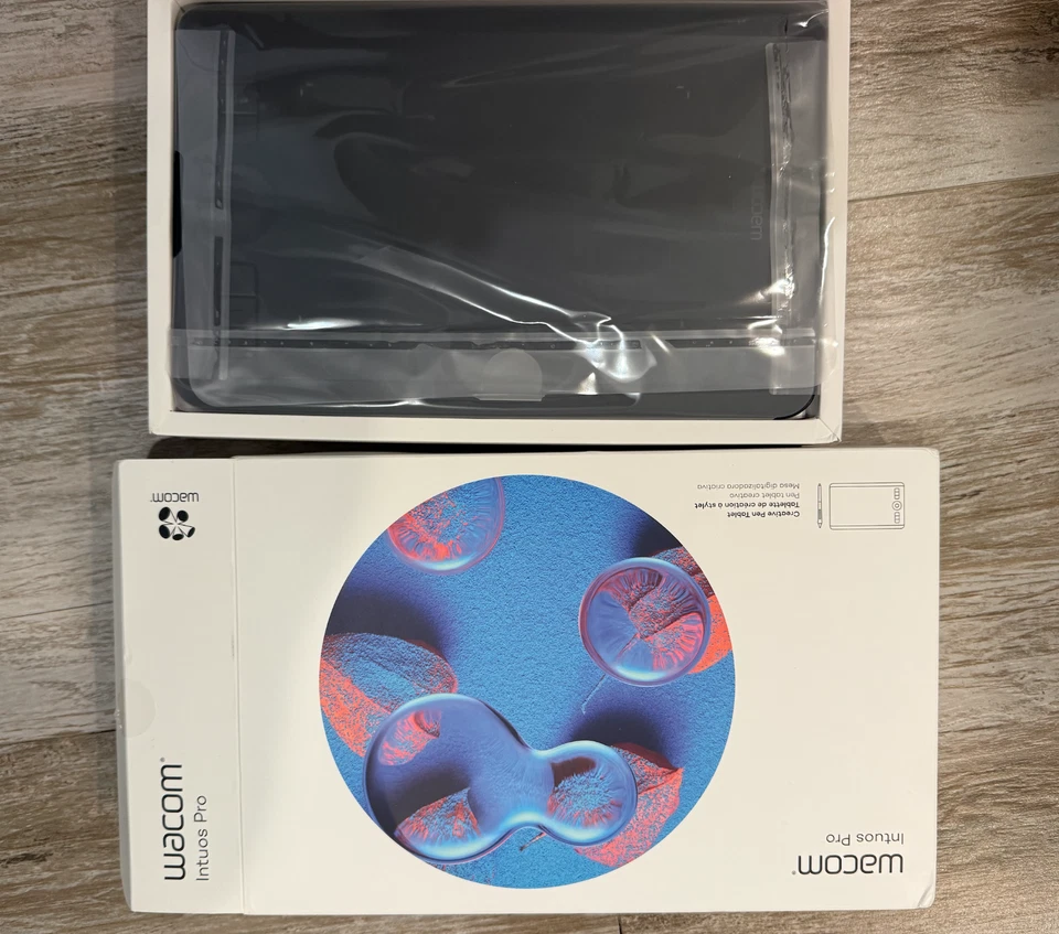 Tableta Wacom Intuos Pro Pen Nunca Usada pero abrió la caja ¡así que esta es una oferta! Foto 3 de 4