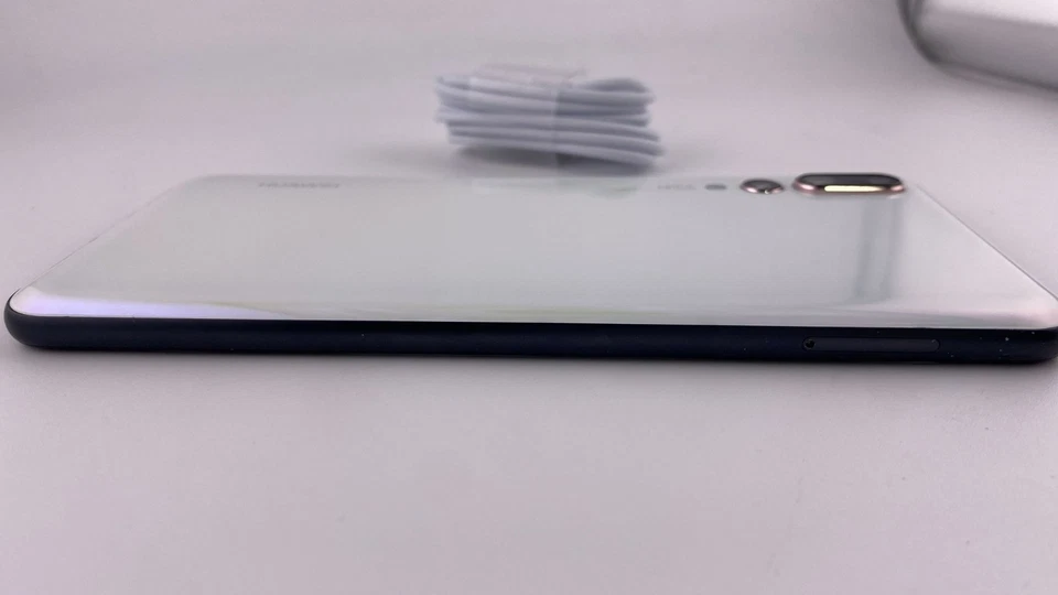 Huawei P20 Pro 128/6GB White Factory Unlocked Sim Free Android Smartphone B - Image 2 of 4