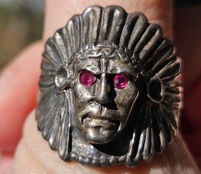 NA 3D Biker 925 STERLING Silber Indianer Häuptling Ring Rubin Augen Größe 10,75
