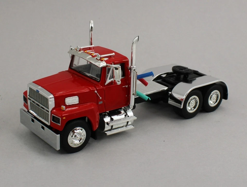 2025 DCP 1:64 *RED* FORD LTL 9000 Day Cab w/Heil Pneumatic Tanker Trailer - Image 4 of 4