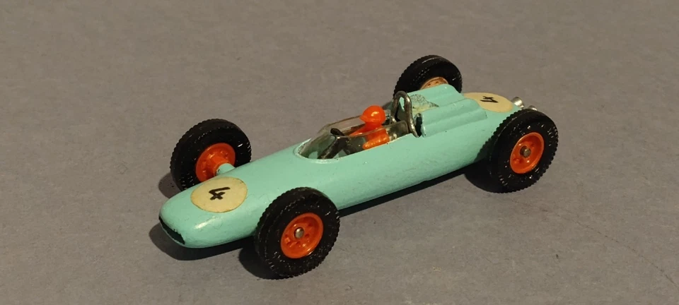 Vintage Majorette Rail Route #2 Porsche race car - Rare Color - in crystal box - Immagine 3 di 4